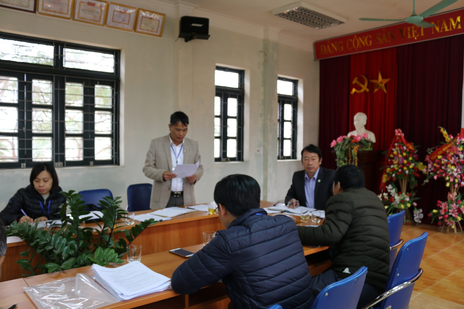 Thay mặt cho chi bộ Đảng, ĐC Nguyễn Thành Chi – phó bí thư chi bộ đọc bản kiểm điểm tập thể chi bộ năm 2018