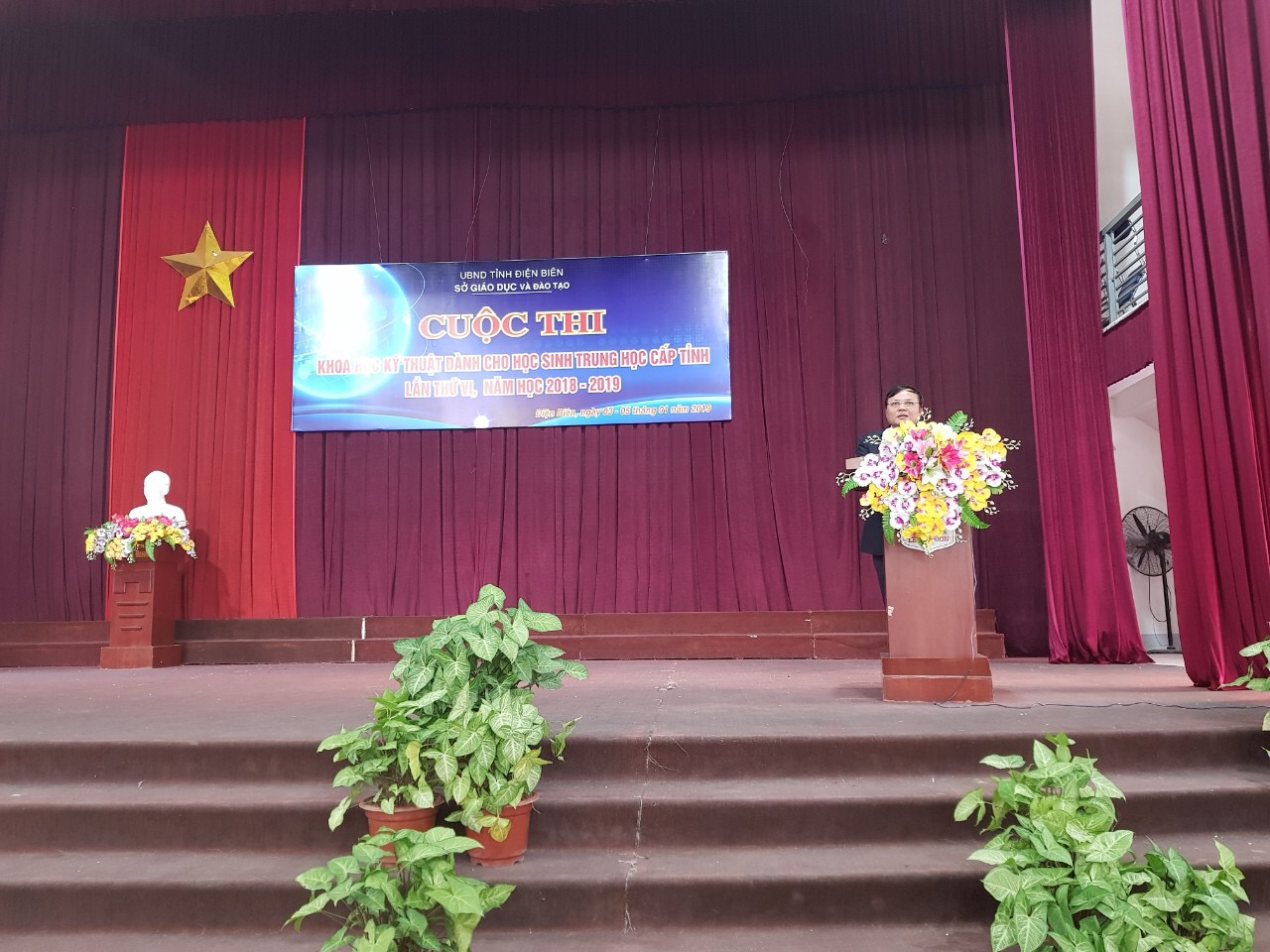 Đồng chí Nguyễn Mạnh Quân – Phó Giám đốc Sở GD&ĐT phát biểu tại tổng kết cuộc thi