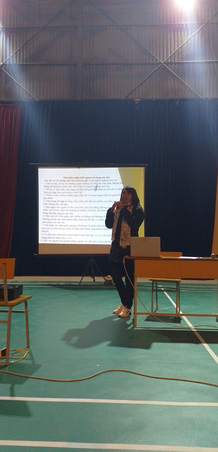 ảnh 2 Cô giáo Đỗ Thị Ánh tuyên truyền về tác hại của ma túy
